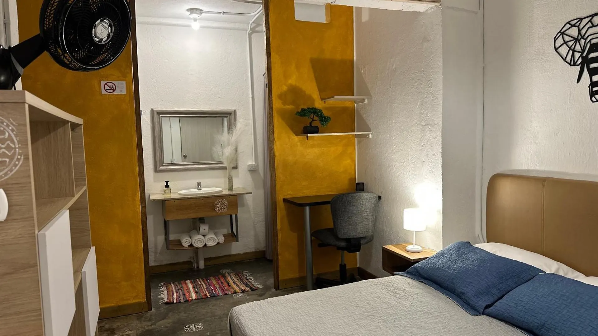 Hotel Casa Lucca Medellin 0*,